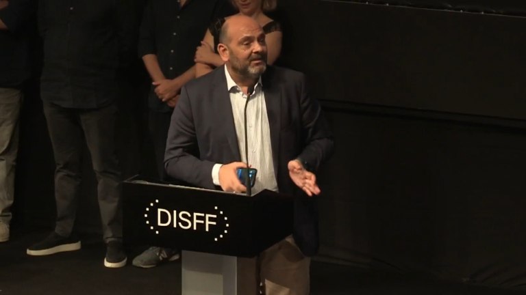 Δικά σου είναι τα λεφτά ρε;  Ένταση με τον Ιάσωνα Φωτήλα στην τελετή λήξης του Φεστιβάλ Δράμας