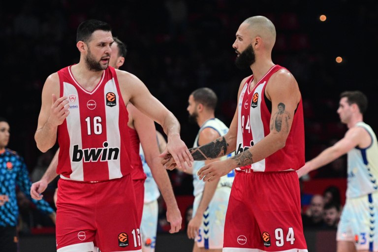 Ολυμπιακός Βαλένθια 92-99: Black