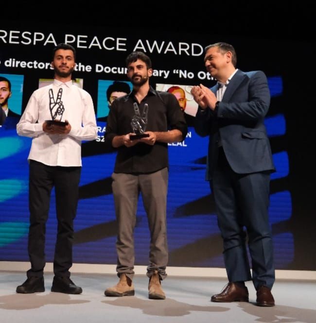 Τσίπρας: Το σχόλιο για την ισραηλινή επιδρομή στο σπίτι του βραβευμένου παλαιστίνιου σκηνοθέτη Μπασέλ Άντρα