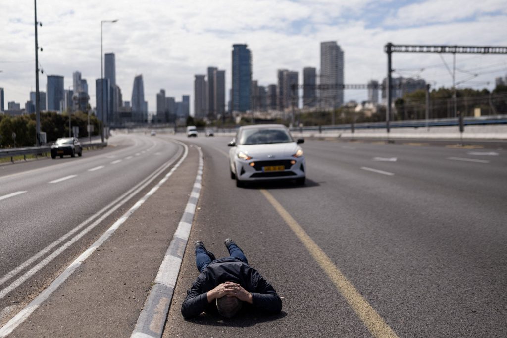 Εντείνονται οι διπλωματικές πρωτοβουλίες για τερματισμό του πολέμου στο Ιράν: Η χαραμάδα που άφησε ο Τραμπ