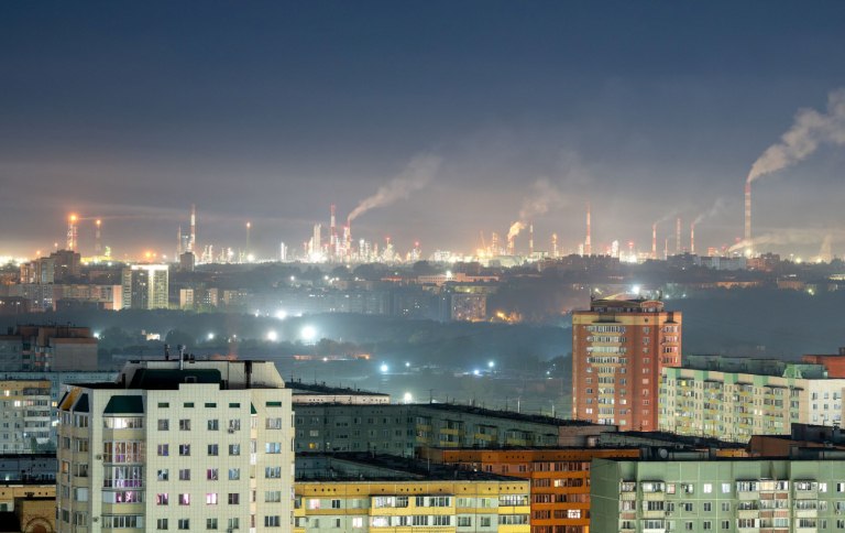 Χτυπώντας τη Ρωσία στην αχίλλειο πτέρνα  Πώς τα ουκρανικά drones πλήττουν την πολεμική οικονομία του Πούτιν