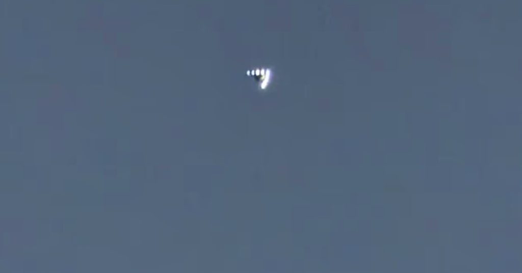 UFO ή προηγμένη τεχνολογία των ΗΠΑ: Τι ήταν το αντικείμενο σε σχήμα V που απαθανατίστηκε στο Λος Άντζελες