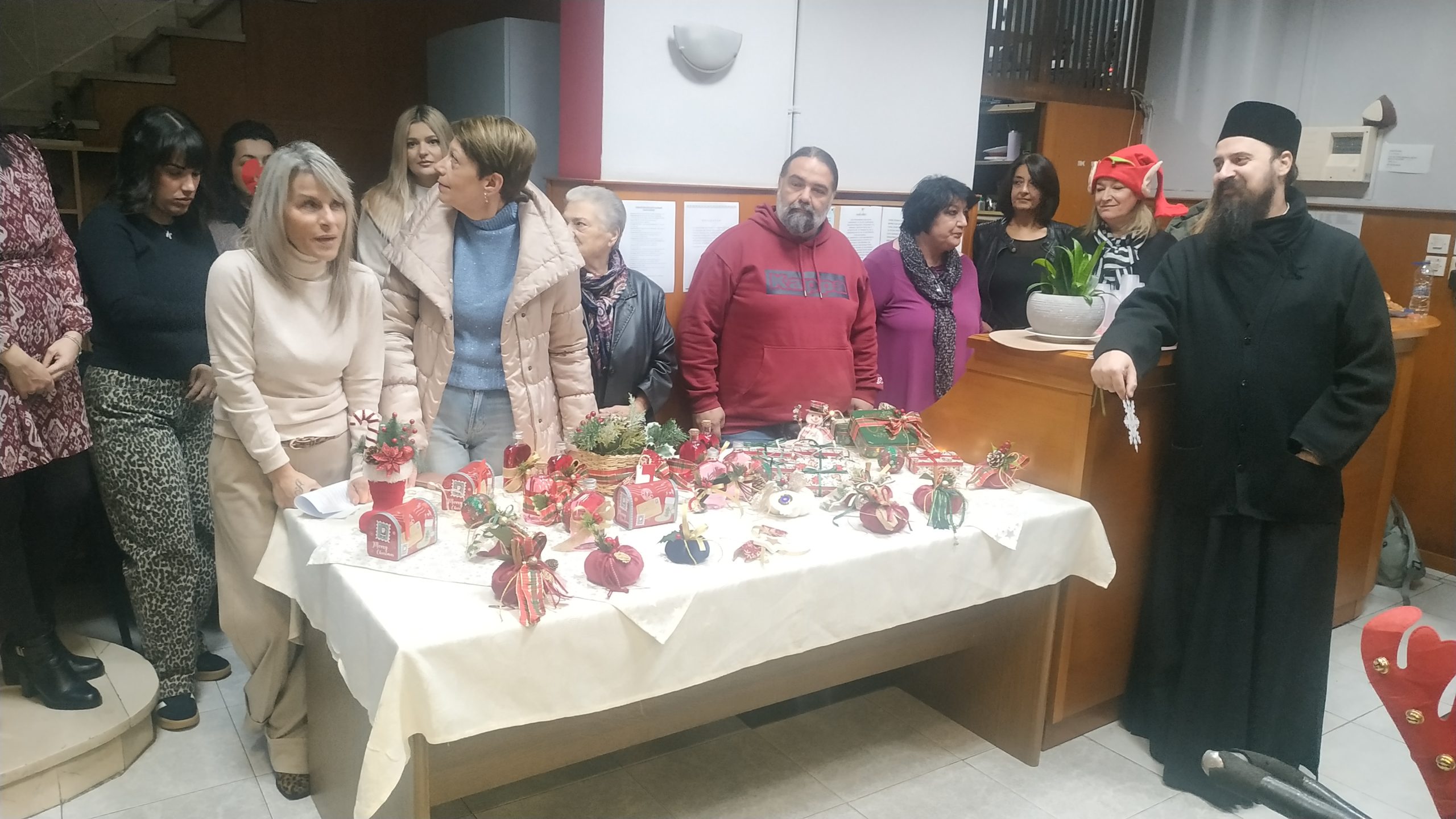 Γιορτινό χρώμα και φως στη