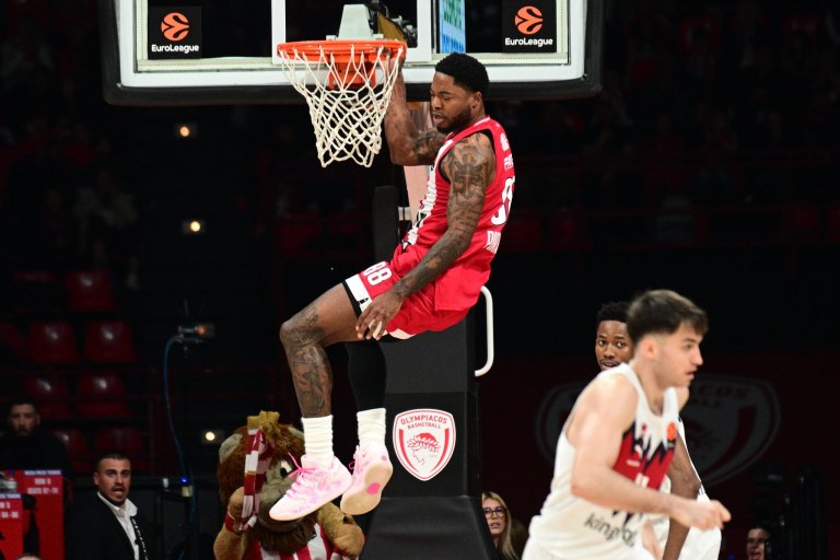 Χωρίς Τζόσεφ στην Ισπανία  Με 13 παίκτες ο Ολυμπιακός κόντρα στη Βαλένθια