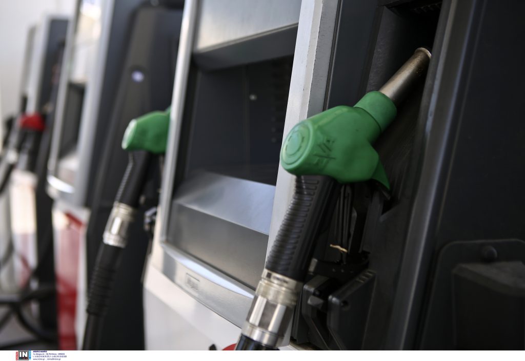 Καύσιμα με δελτίο στην Κριμαία  Πάγωμα τιμών λόγω ελλείψεων