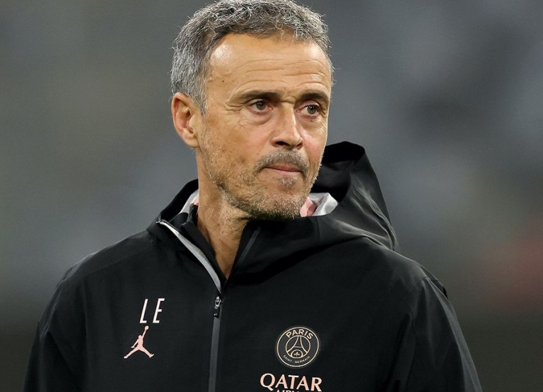 Λουίς Ενρίκε: Προπονεί από την εξέδρα