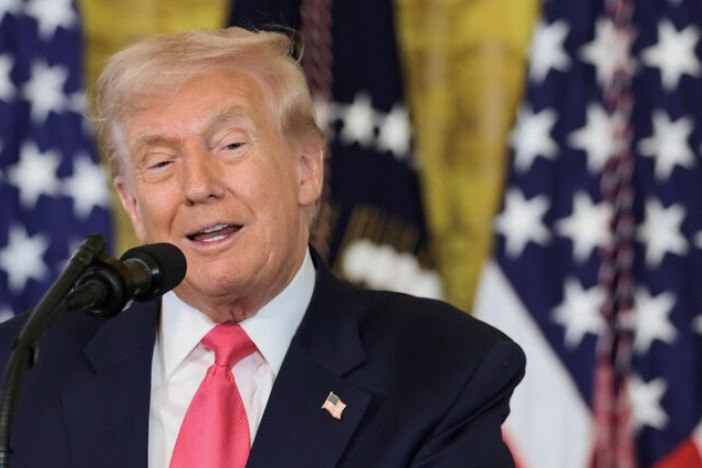 Ο Τραμπ ζητάει αποζημίωση