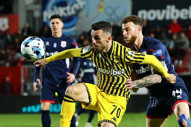 Πανσερραϊκός  Άρης 0-0: Έμειναν ξανά με 10 οι κίτρινοι και κόλλησαν με τον ουραγό