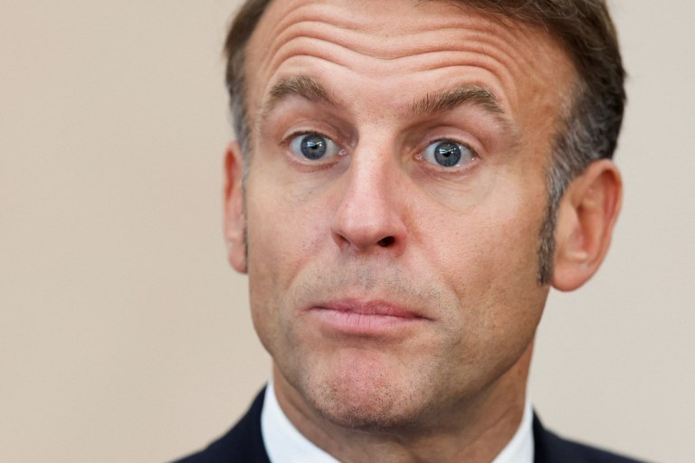 Γαλλία: Ένας απομονωμένος πρόεδρος προσκολλημένος στην εξουσία  Τα 4 σενάρια για τις επόμενες κινήσεις Μακρόν