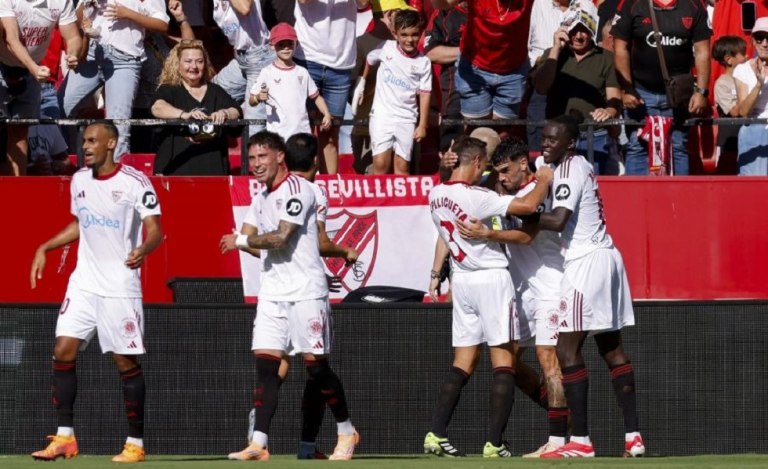 Σεβίλλη  Μπαρτσελόνα 4-1: Με μαέστρο τον Αλμέιδα και πρωταγωνιστή τον Βλαχοδήμο διέλυσε τους μπλαουγκράνα