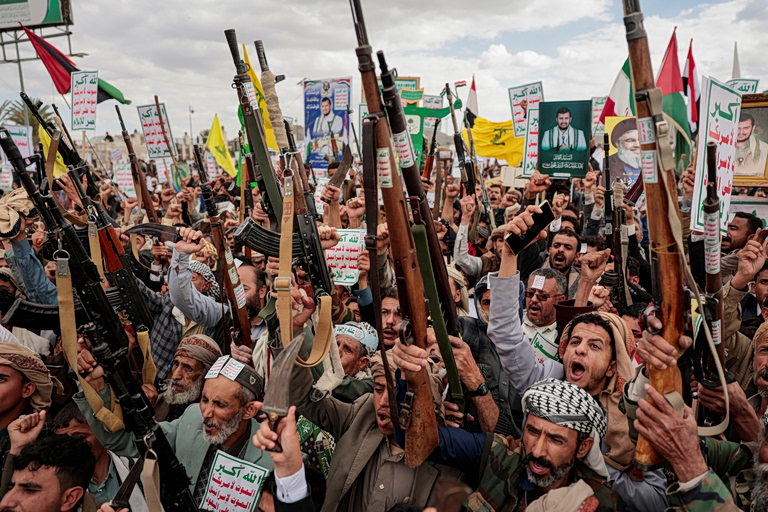 Χούθι: Απειλούν να κλείσουν το Στενό αλ-Μαντέμπ αν ο Τραμπ συνεχίζει να παρεμποδίζει την ειρήνη