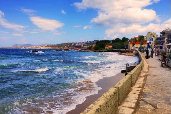 Χανιά: Απαγόρευση για κολύμπι σε κεντρική παραλία λόγω λυμάτων