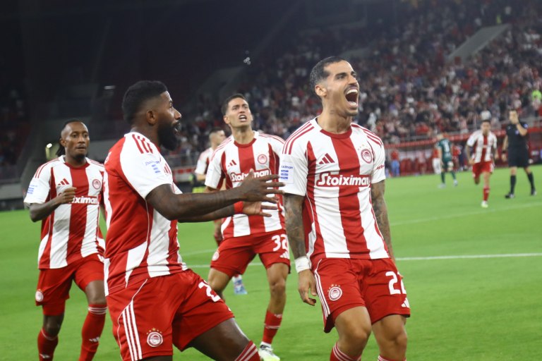 H βαθμολογία της Super League μετά τη νίκη του Ολυμπιακού και την ισοπαλία στο Κλεάνθης Βικελίδης (pic)