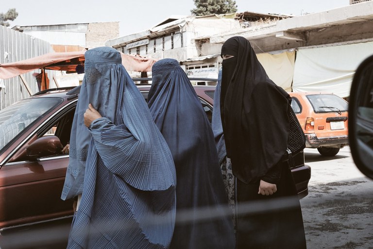 Αφγανιστάν: Στείλτε τις κόρες σας αλλιώς  Με τι σχολεία αντικαθιστούν τα δημοτικά οι Ταλιμπάν