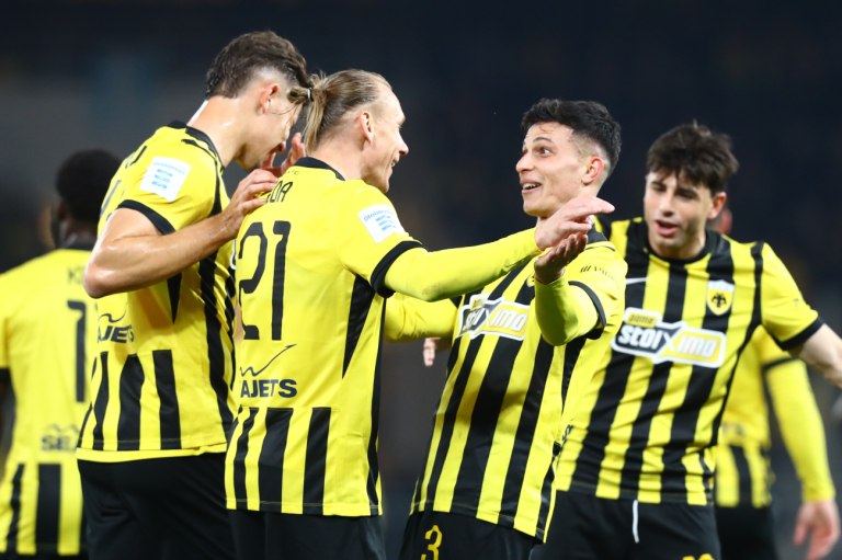 Η ΑΕΚ προηγείται της Κηφισιάς στο ημίχρονο με 3-0  Δείτε τα γκολ (vids)