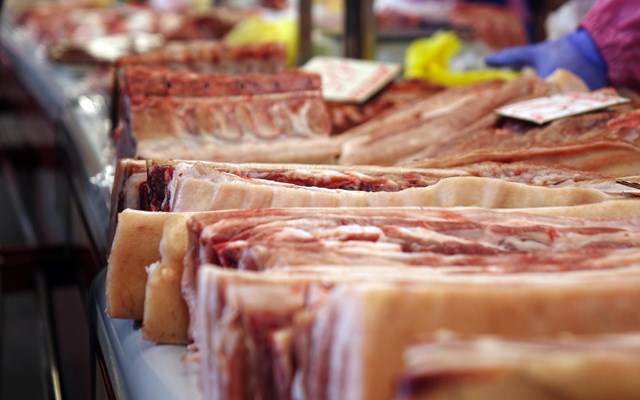 Το κρέας έπαθε ελαιόλαδο: Στο +55% το μοσχάρι, στο +43,3% αρνί και κατσίκι - Οι λόγοι