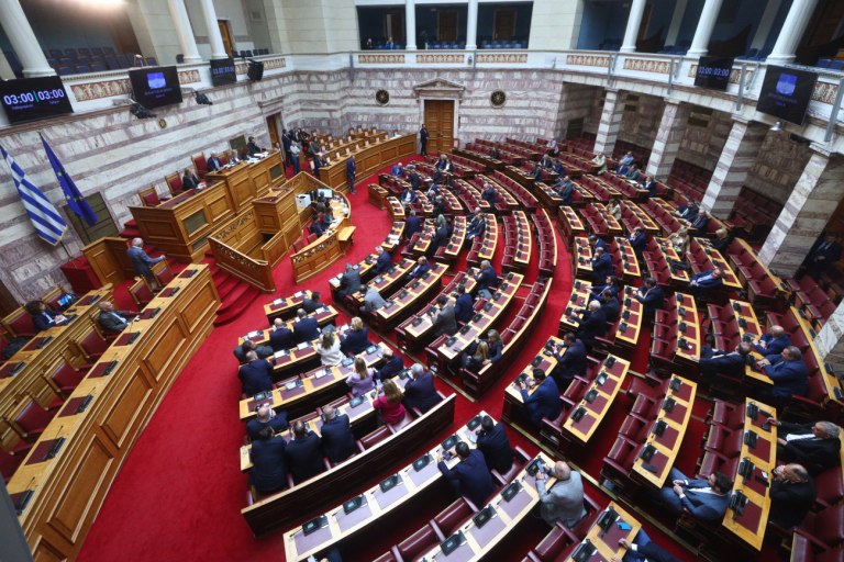 Βουλή  13ωρο: Οχι της αντιπολίτευσης στο εργασιακό νομοσχέδιο  Θα επιμείνουμε μέχρι τέλους, λέει η Κεραμέως