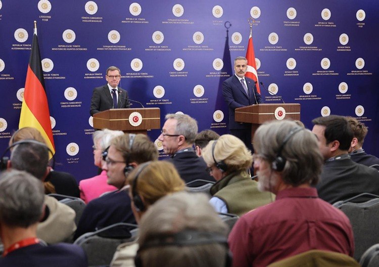 Οι σχέσεις ΕΕ  Τουρκίας και ο ρόλος του Βερολίνου  Τα έμμεσα καρφιά σε Αθήνα και Λευκωσία