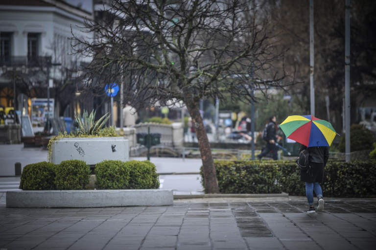 Καιρός: Βροχές και αφρικανική σκόνη την Τρίτη