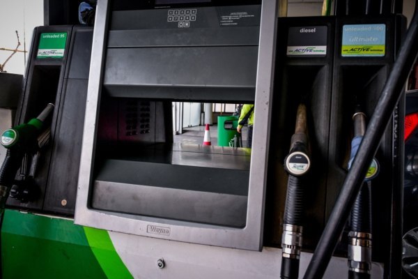 Χρειάζονται μέτρα πριν η ζημιά είναι μη αναστρέψιμη  Πυρά από την αντιπολίτευση κατά κυβέρνησης για την ακρίβεια