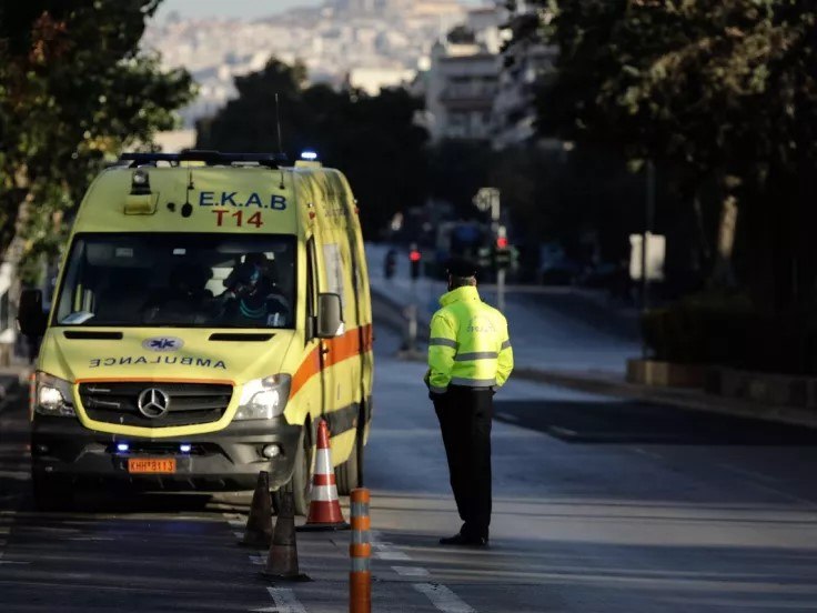 Tροχαίο με παράσυρση γυναίκας στη Μεσογείων  Μετεφέρθηκε στο νοσοκομείο