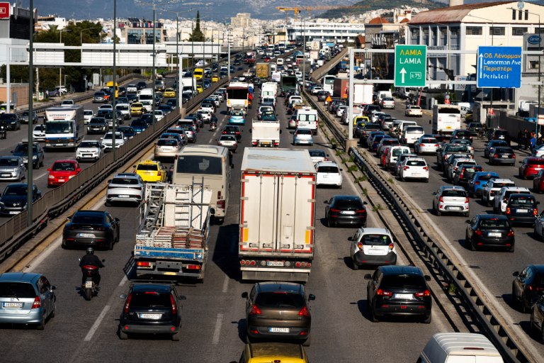 Κίνηση στους δρόμους: Απροσπέλαστος ο Κηφισός  Πού αλλού υπάρχουν προβλήματα