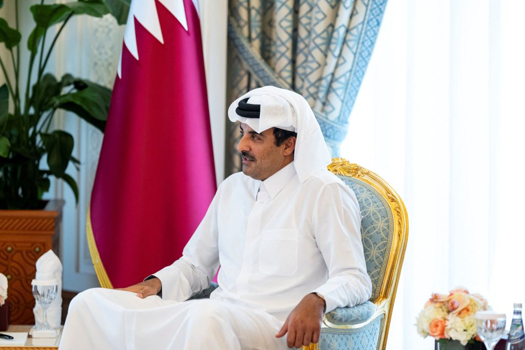 Σφοδρή κριτική του εμίρη του Κατάρ κατά του Ισραήλ   Ο Αμερικανός ΥΠΕΞ μεταβαίνει στην Ντόχα