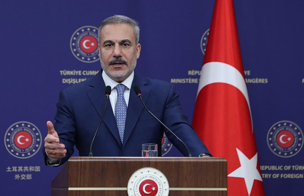 Φιντάν: Τεράστιο σφάλμα εκ μέρους όλων ο πόλεμος  Η Τουρκία δεν θα απαντήσει στο Ιράν