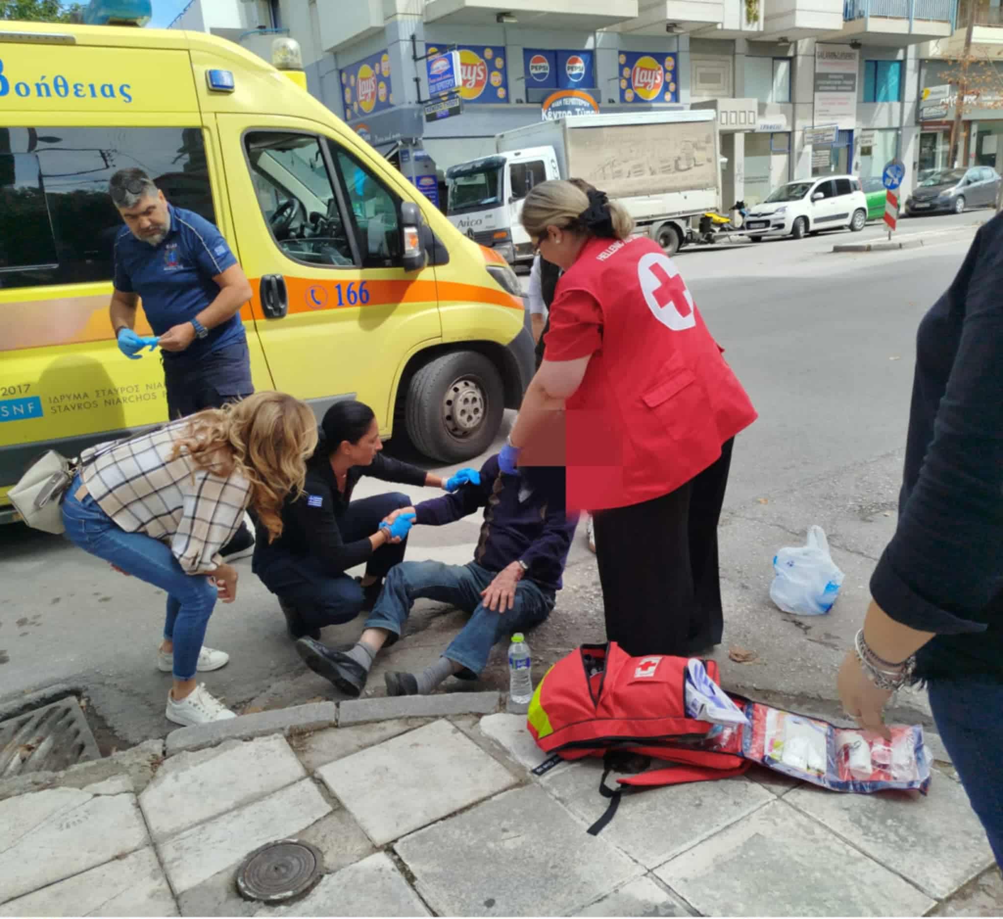 Βόλος: Τραυματισμός ηλικιωμένου σε πεζοδρόμιο λόγω ανωμαλίας στο οδόστρωμα