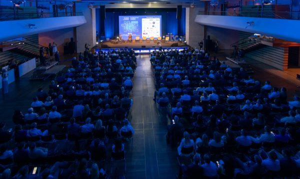 Schneider Electric: Καινοτόμες λύσεις για βιώσιμες υποδομές και μεταφορές