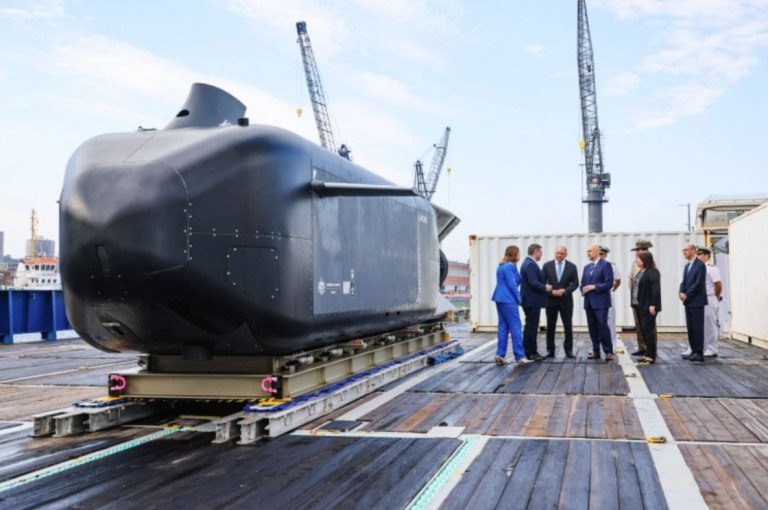 Η Αυστραλία θα βγάλει τους μαύρους καρχαρίες εναντίον της Κίνας