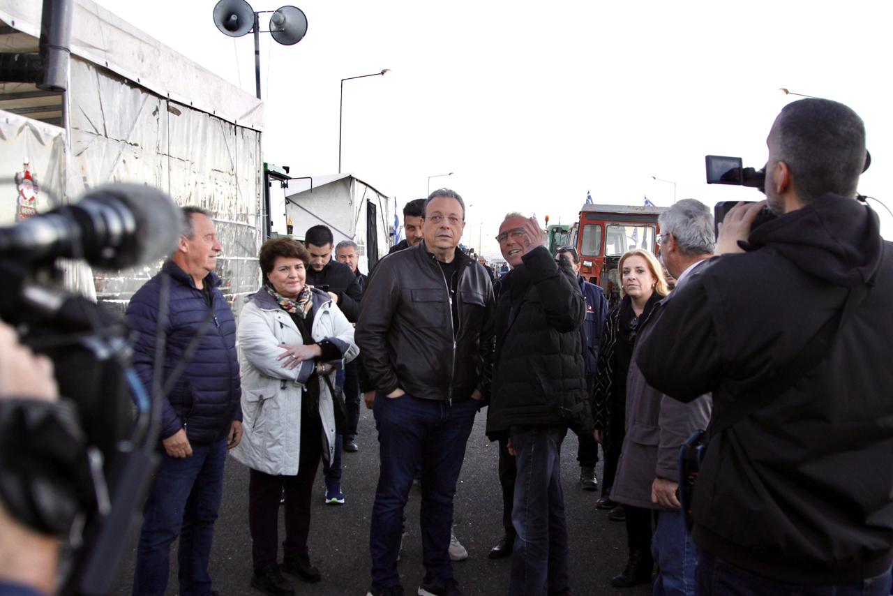 Σ. Φάμελλος από τα