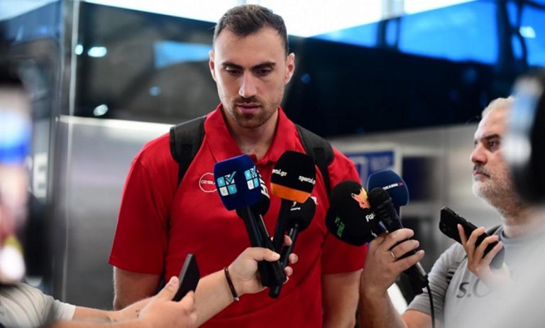 Μιλουτίνοφ: Θα είναι εξαιρετικό να ξεκινήσουμε τη σεζόν με τίτλο  Χαρούμενος που έμεινα στον Ολυμπιακό