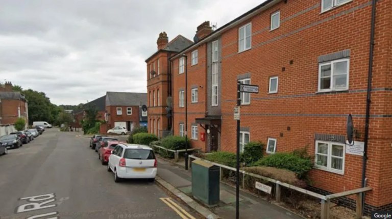 Λονδίνο: Σε κρίσιμη κατάσταση 17χρονος μετά από πυροβολισμούς  Η αστυνομία αναζητά τον δράστη