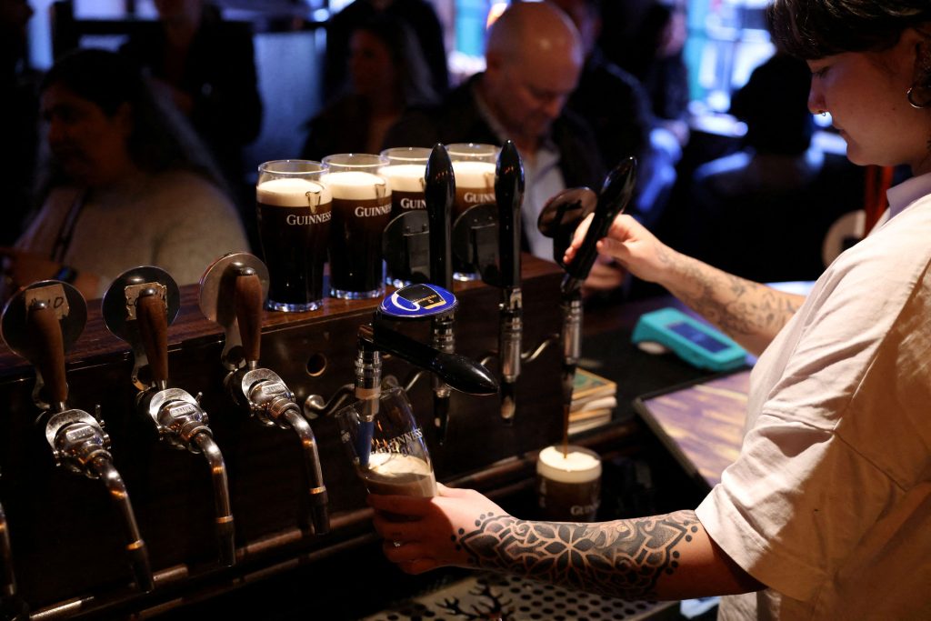 Πολωνία: Ο δήμος της Βαρσοβίας απαγορεύει την πώληση αλκοόλ τη νύχτα