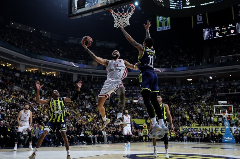 Ολυμπιακός  Φενέρμπαχτσε: Ποιους παίκτες δεν μπορούν να χρησιμοποιήσουν στο εξ αναβολής παιχνίδι