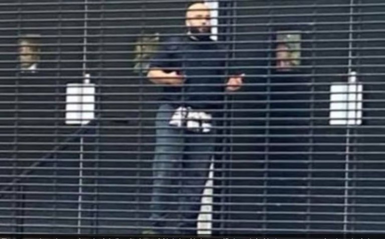 Μάντσεστερ: Βίντεο με τον δράστη της φονικής επίθεσης στη συναγωγή στο Μάντσεστερ