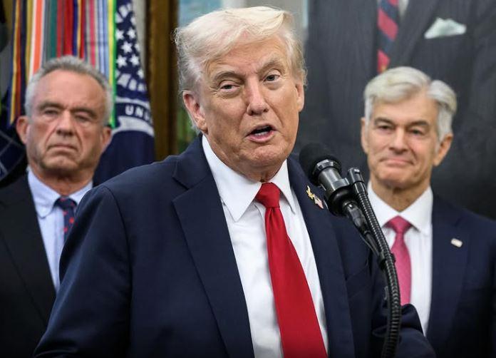 Φθηνότερα φάρμακα για εκατομμύρια Αμερικανούς- Η συμφωνία Τραμπ με τη Pfizer