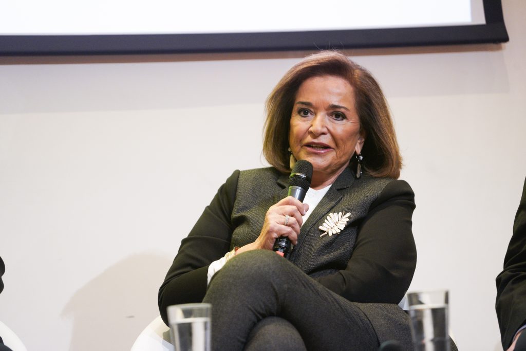 Ντόρα Μπακογιάννη: Και τι προτείνετε τώρα που έχω παιδί αγνώστου πατρός; Να το καταπιώ;