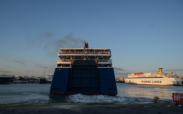 ΕΛΣΤΑΤ: Μείωση 1,1% στη συνολική διακίνηση επιβατών στα ελληνικά λιμάνια το α' τρίμηνο
