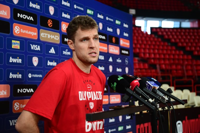 Βεζένκοφ: Έχουμε βάθος και παίκτες με μεγάλη ποιότητα