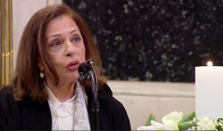 Έσβησες στον βωμό του Ηρωδείου  Δακρυσμένη η Χάρις Αλεξίου στον επικήδειο για την Μαρινέλλα