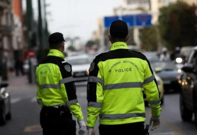 Παραλιακή: Καραμπόλα πέντε οχημάτων  Αυξημένη η κίνηση στο ρεύμα προς Πειραιά