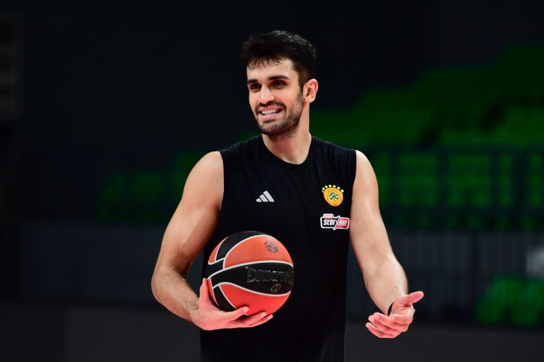 Στο NBA και στους Γκόλντεν Στέιτ Γουόριορς ο Γιούρτσεβεν (pic)