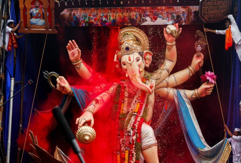 Ινδία: Οκτώ νεκροί και 20 τραυματίες σε γιορτή  Φορτηγό πέρασε μέσα από το πλήθος [βίντεο]