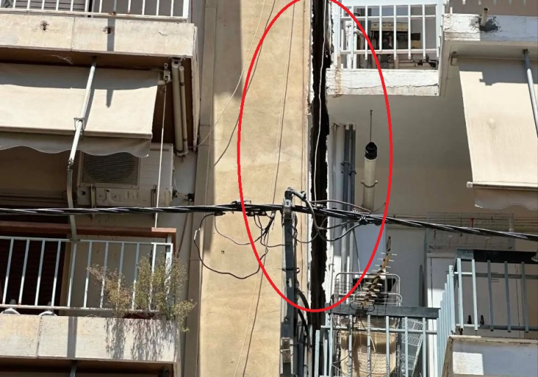 Πετράλωνα: Αυτά είναι τα sms των μηχανικών του υπό ανέγερση κτιρίου λίγες ώρες πριν την κατάρρευση της πολυκατοικίας