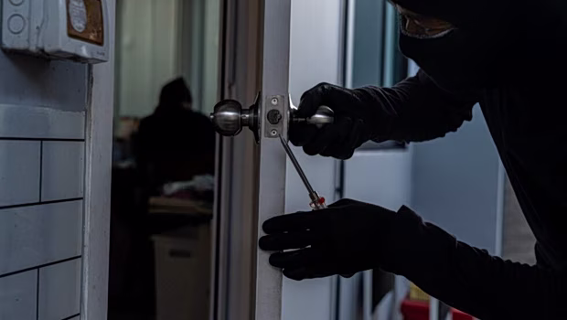 Συμμορία από τον Ασπρόπυργο είχε κάνει δεκάδες κλοπές σε Εύβοια, Βοιωτία και Αττική – Πάνω από 475.000 ευρώ η λεία