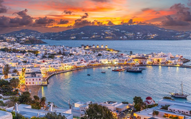 Τι βλέπουν οι μεγάλοι tour operators για τη φετινή σεζόν