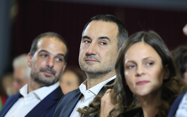 Υπό διάλυση η Νέα Αριστερά: Αποχωρούν βουλευτές και μέλη της ΚΕ