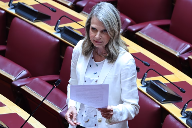 Αποστολάκη σε Πιερρακάκη: Ο Άρειος Πάγος δεν εξέδωσε γνωμοδότηση προς διαβούλευση με funds και servicers, αλλά δεσμευτική απόφαση